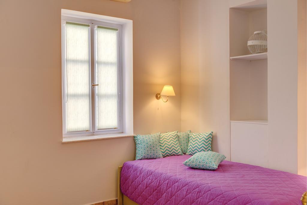 Ethrion Hotel Ermoupoli Buitenkant foto