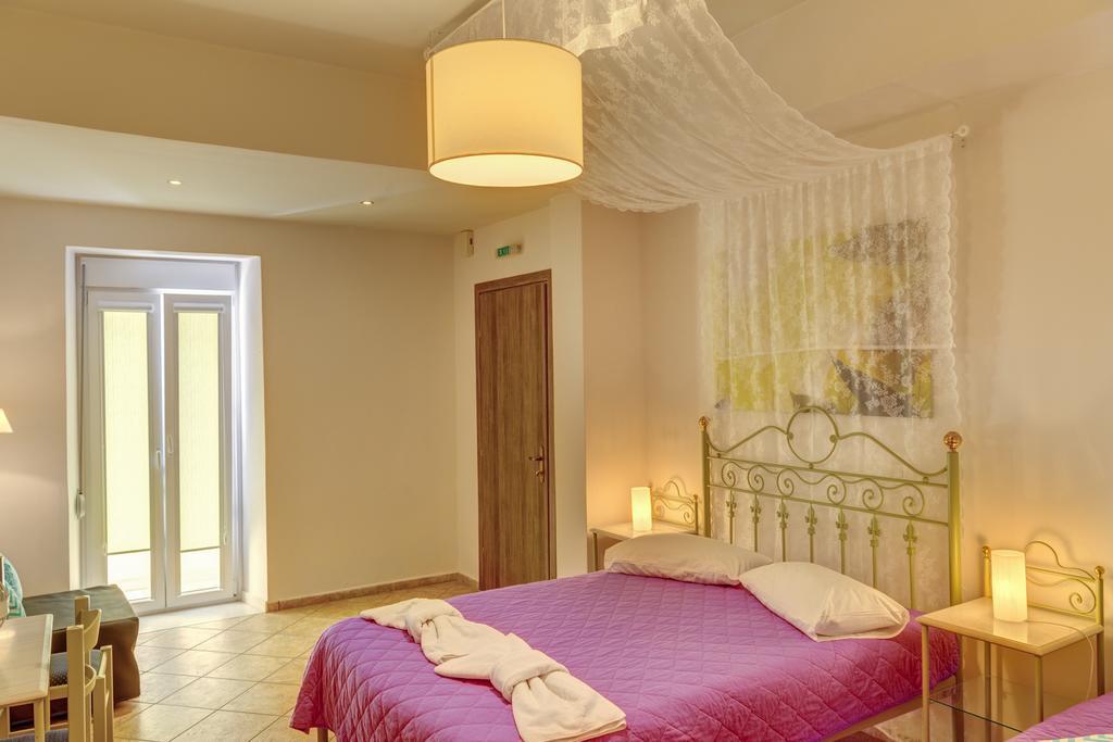 Ethrion Hotel Ermoupoli Buitenkant foto