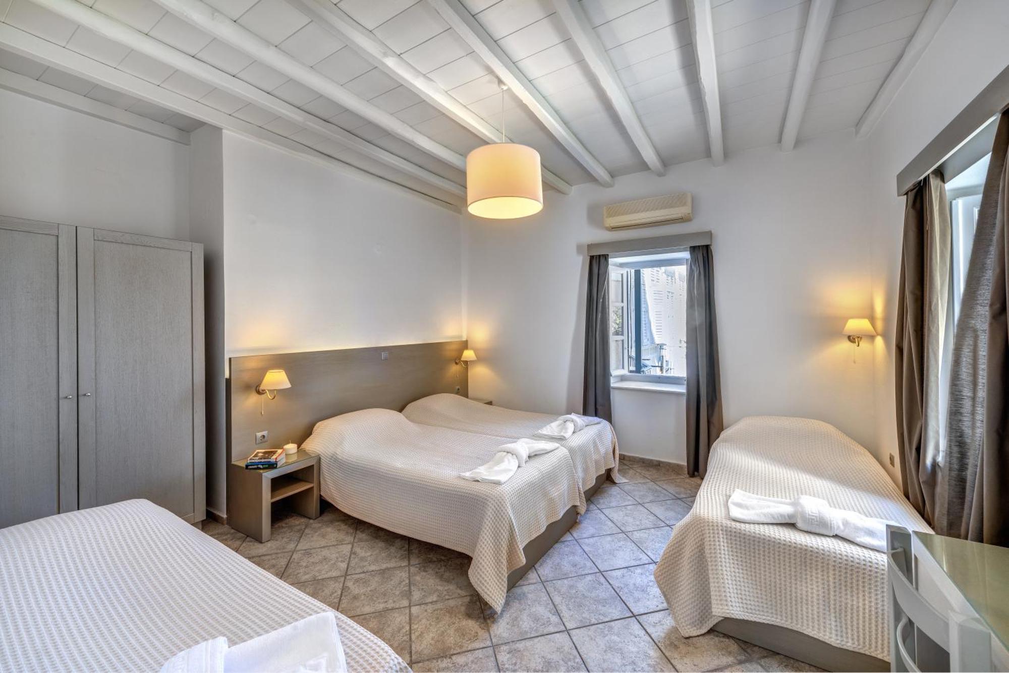 Ethrion Hotel Ermoupoli Buitenkant foto