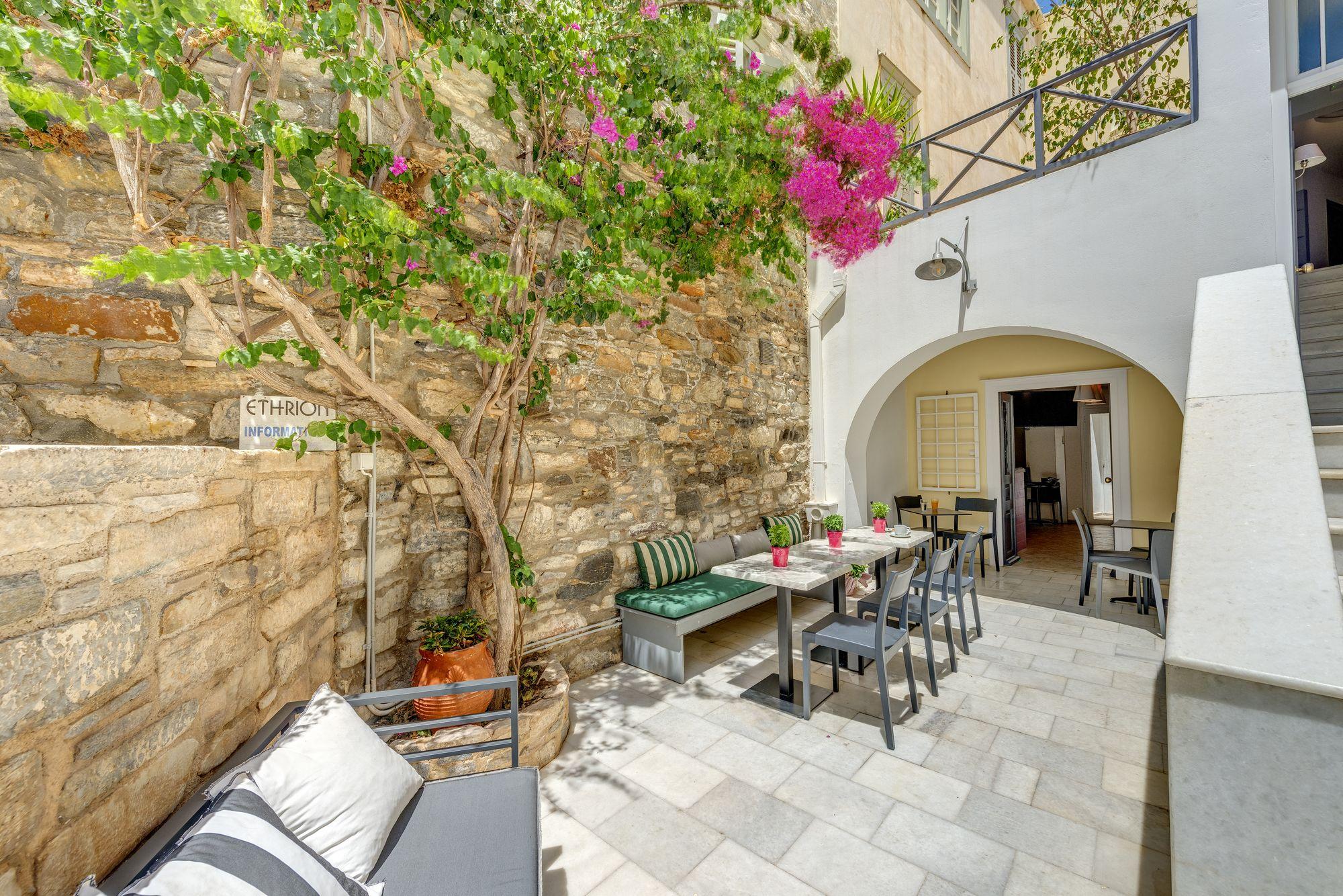 Ethrion Hotel Ermoupoli Buitenkant foto